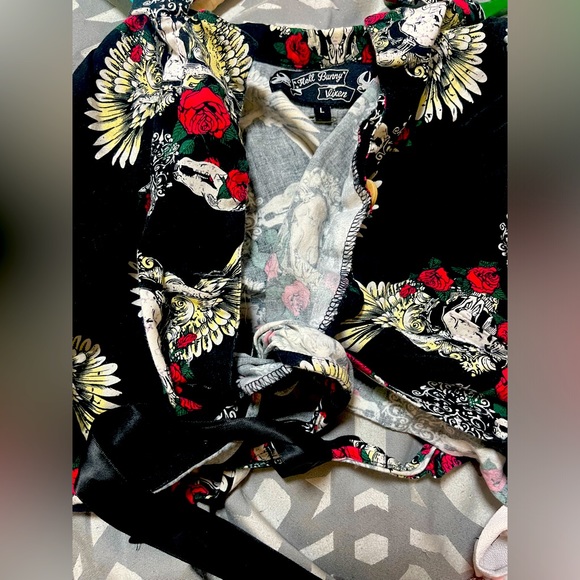 Hell bunny tie up top - Picture 2 of 2